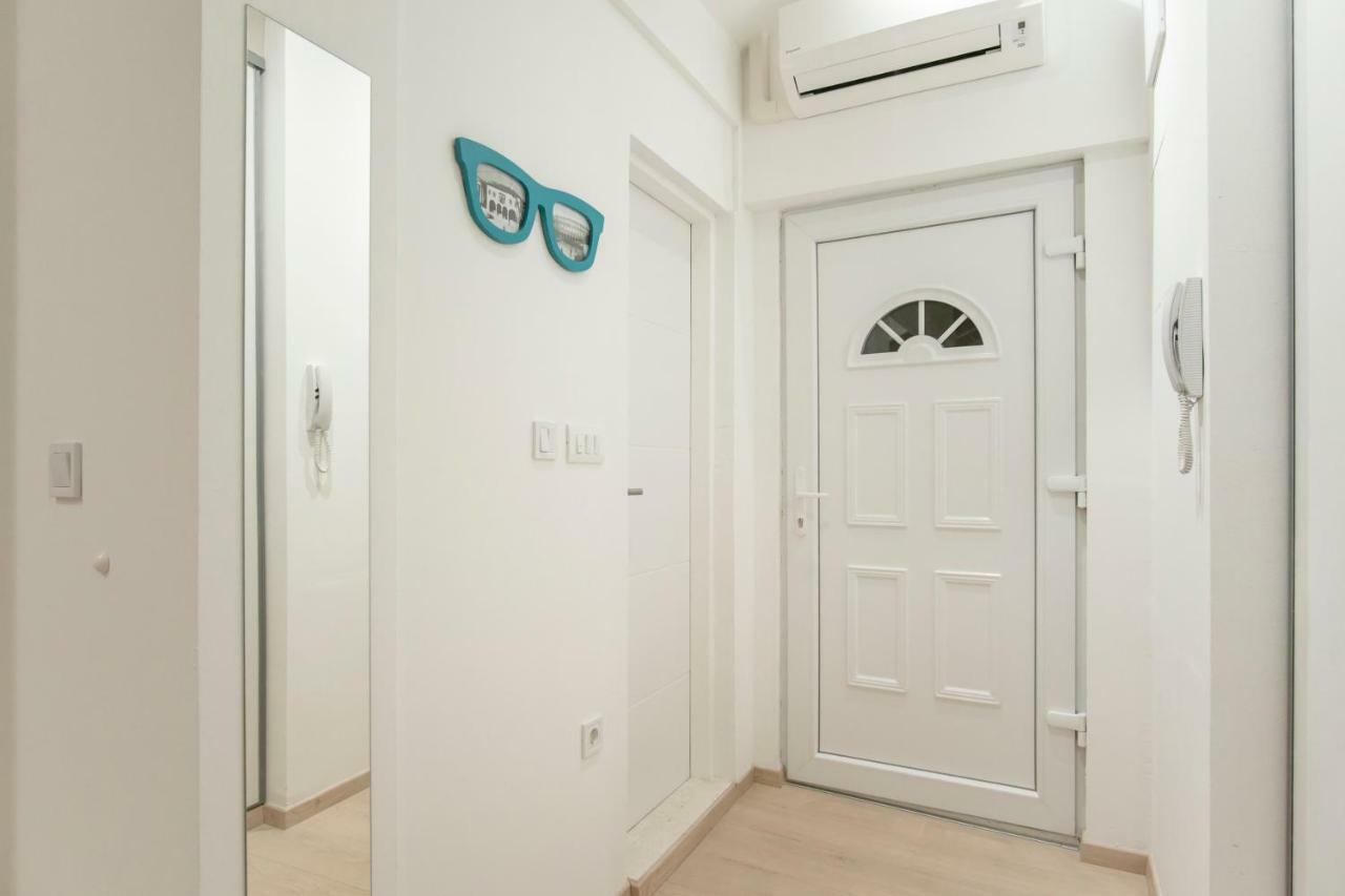 Fran Center Apartments Pula Bagian luar foto